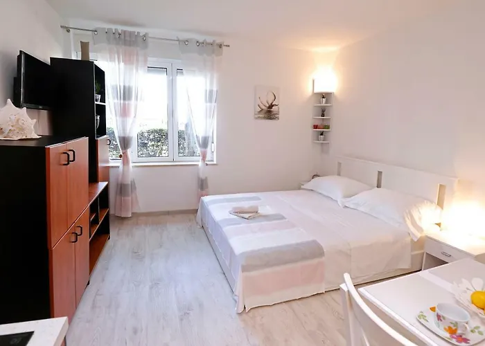 B&j Very Near Center Of Town Split