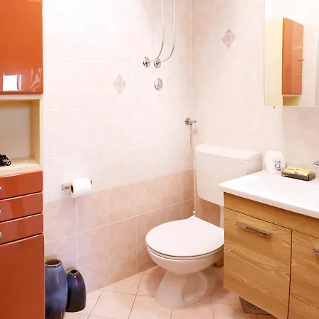 Διαμέρισμα B&j Very Near Center Of Town