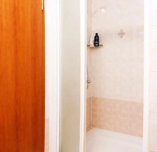 B&j Very Near Center Of Town 公寓