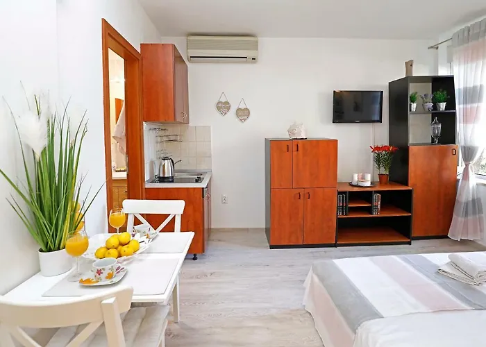 B&j Very Near Center Of Town *